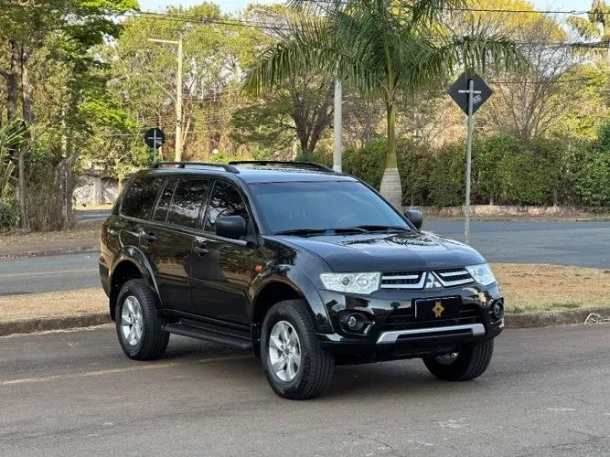 Mitsubishi Pajero Full